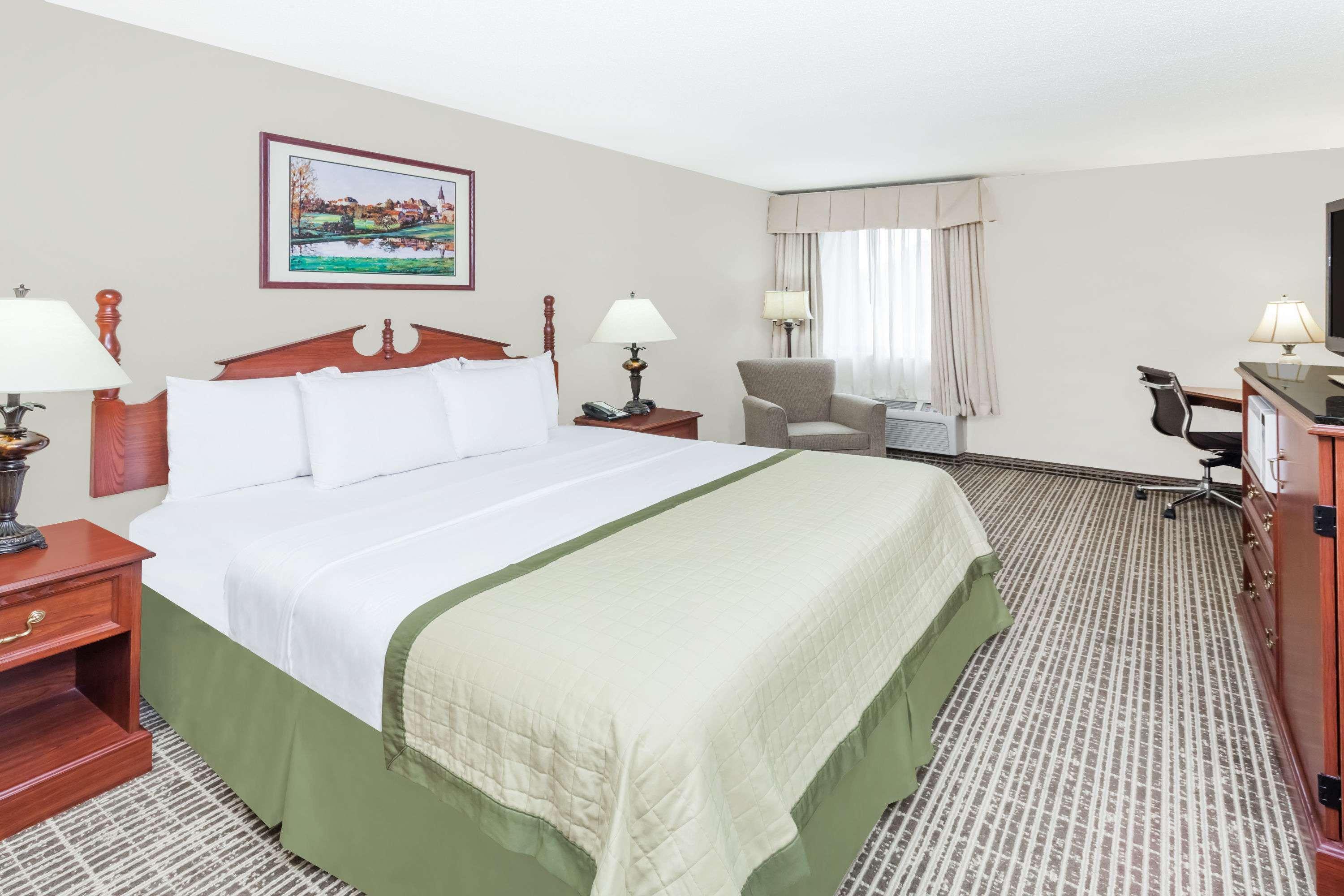 Baymont By Wyndham Elkhart Hotel Kültér fotó