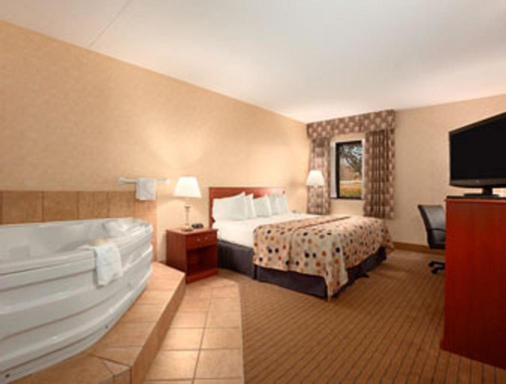 Baymont By Wyndham Elkhart Hotel Szoba fotó